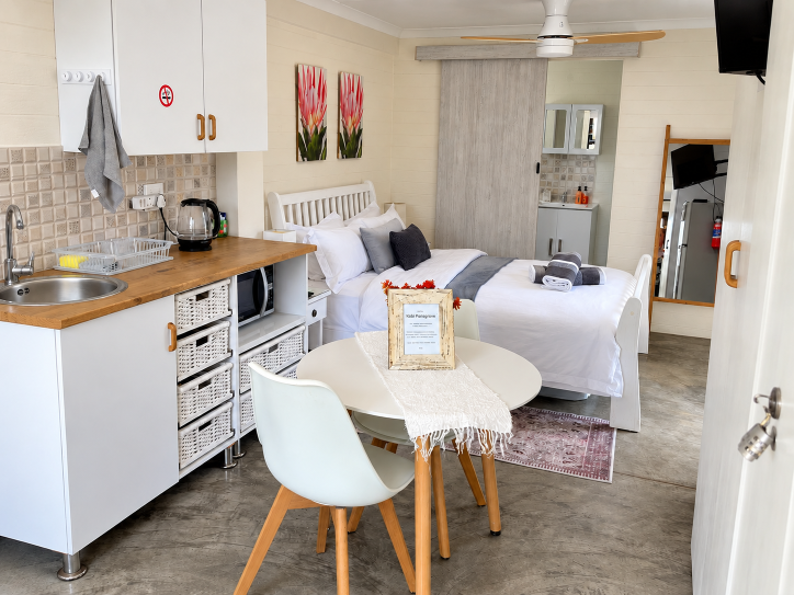 5 Bedroom Property for Sale in Stilbaai Wes Western Cape